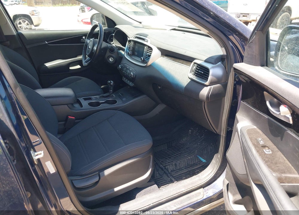 2018 KIA SORENTO VIN: 5XYPGDA58JG394029