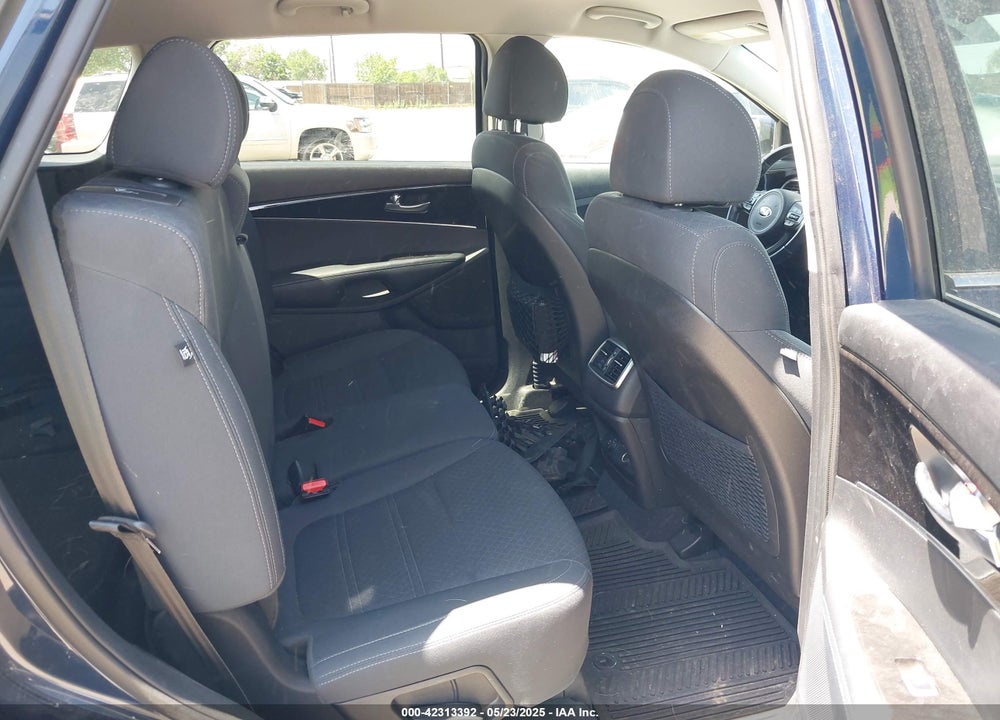 2018 KIA SORENTO VIN: 5XYPGDA58JG394029