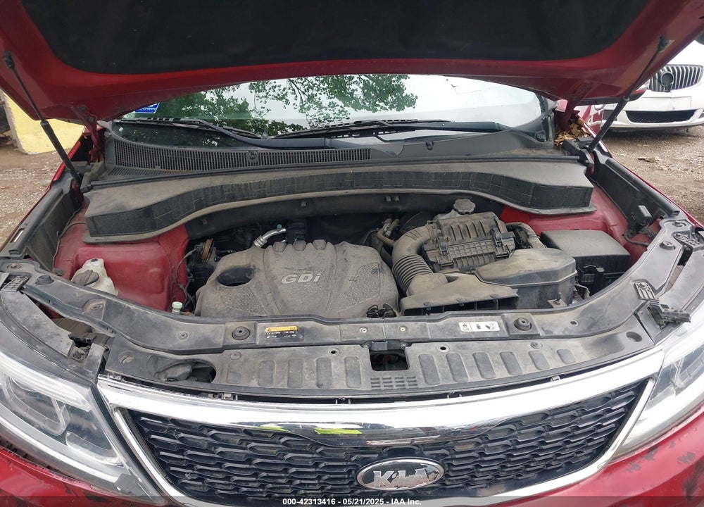 2014 KIA SORENTO LX VIN: 5XYKT3A69EG538184