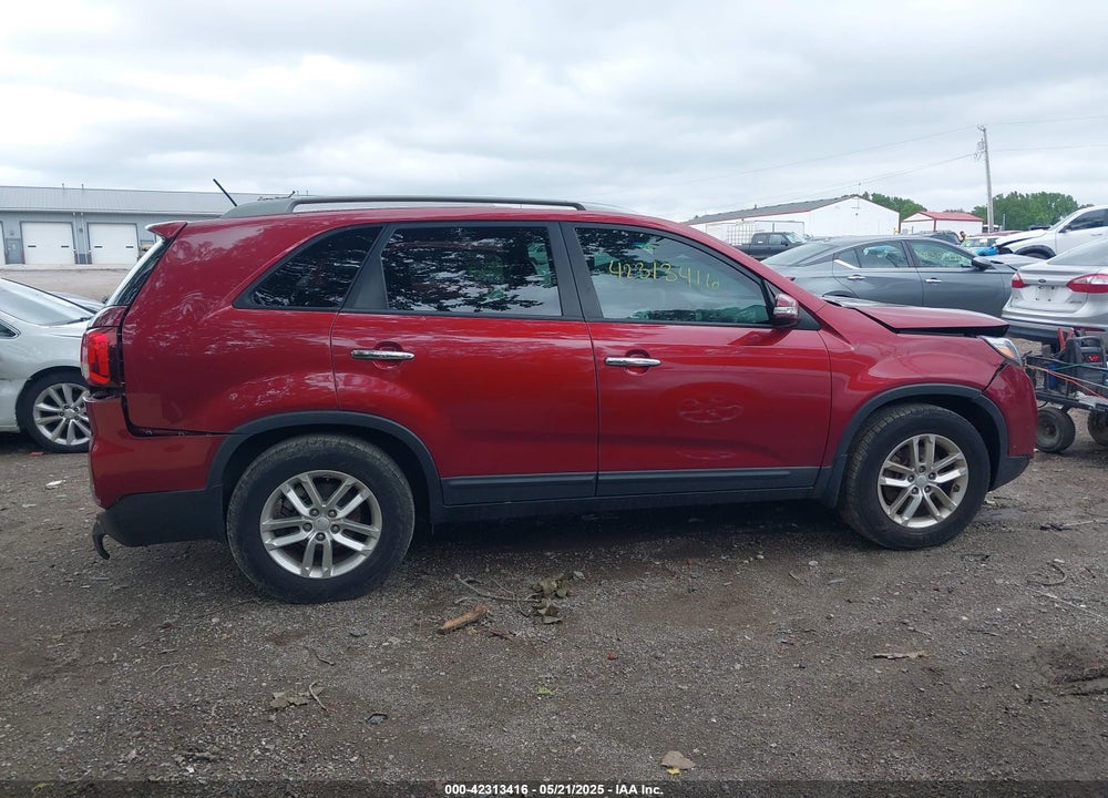 2014 KIA SORENTO LX VIN: 5XYKT3A69EG538184