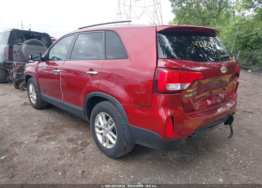 2014 KIA SORENTO LX VIN: 5XYKT3A69EG538184