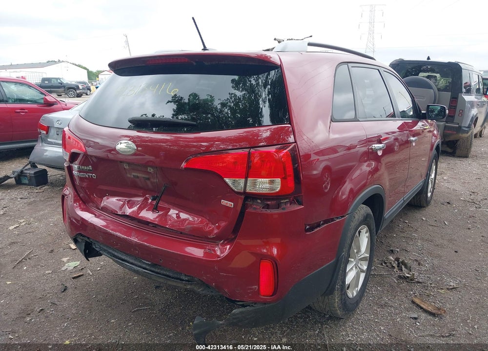 2014 KIA SORENTO LX VIN: 5XYKT3A69EG538184