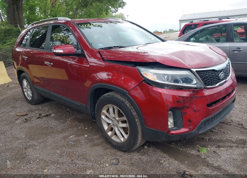 2014 KIA SORENTO LX VIN: 5XYKT3A69EG538184