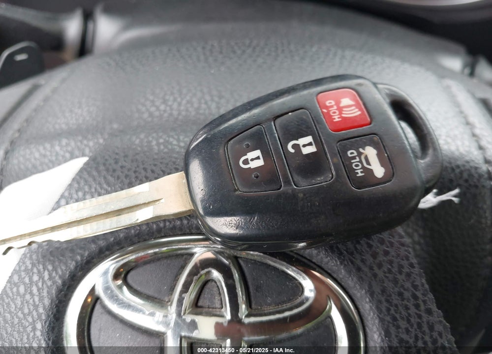 2016 TOYOTA COROLLA VIN: 2T1BURHE3GC503104