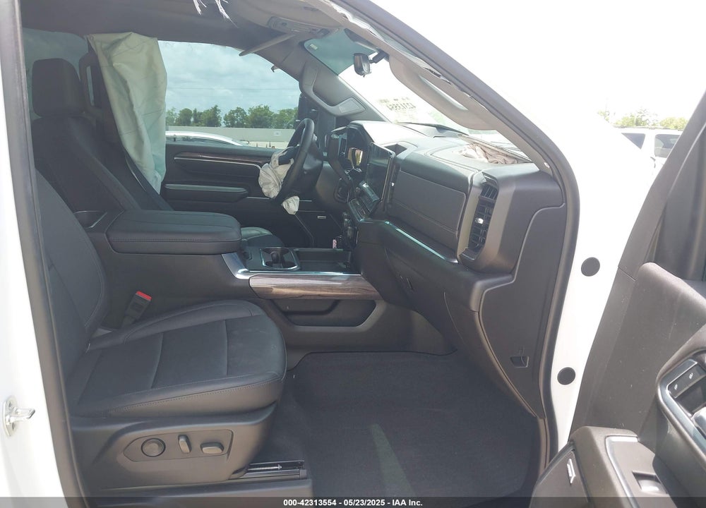 2025 CHEVROLET SILVERADO 2500HD 4WD STANDARD BED LTZ VIN: 2GC4KPEY8S1105363