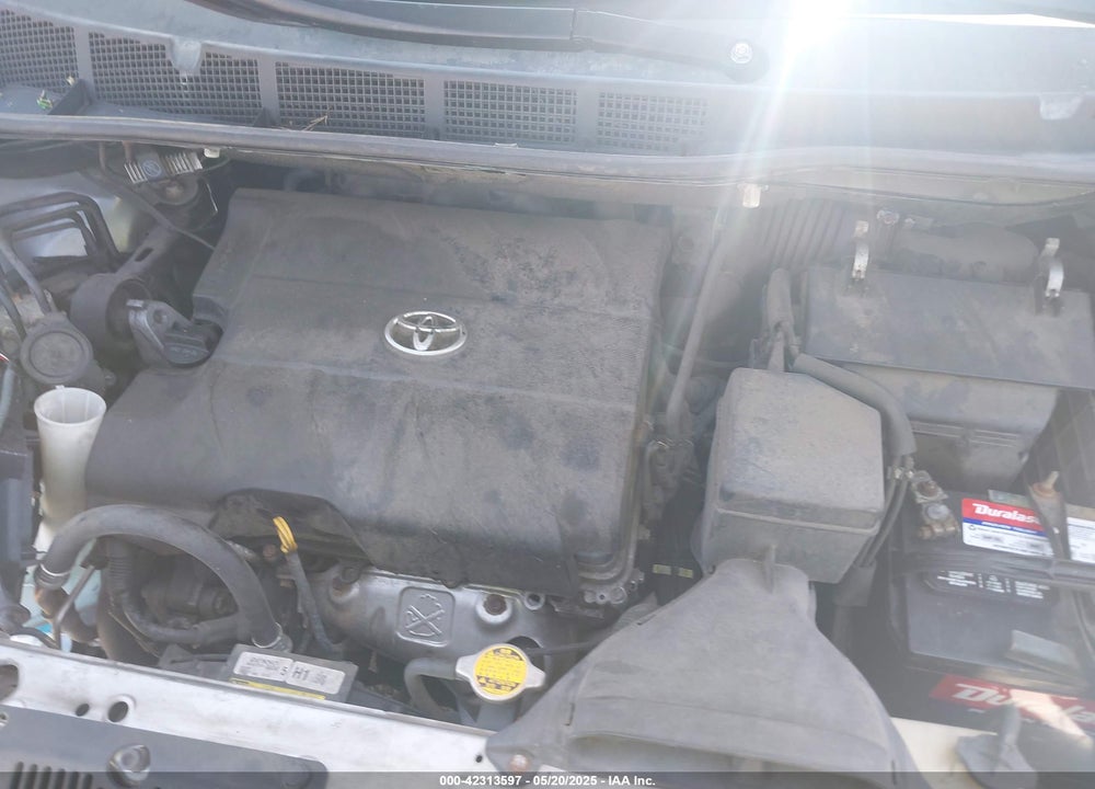 2011 TOYOTA SIENNA LE V6 VIN: 5TDKK3DC8BS043123