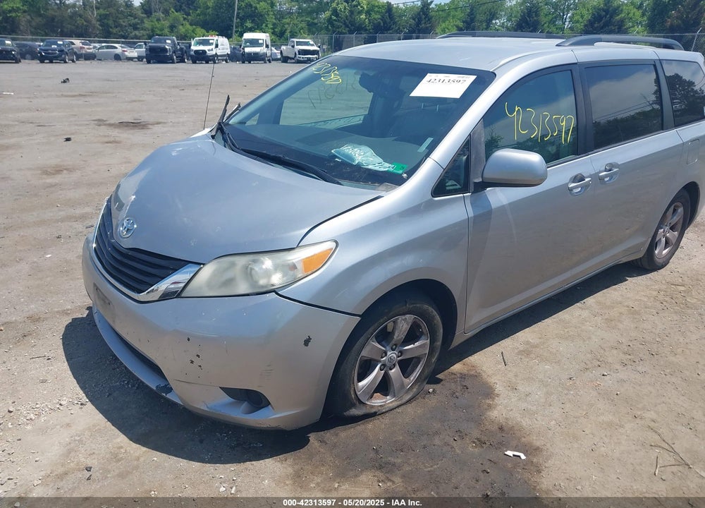 2011 TOYOTA SIENNA LE V6 VIN: 5TDKK3DC8BS043123