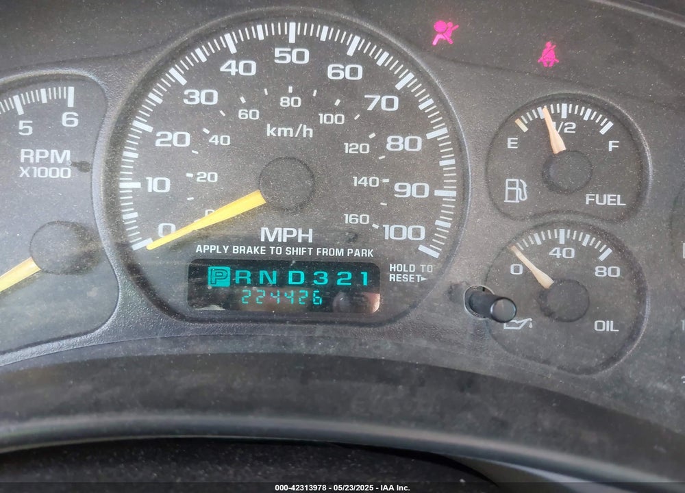 2000 GMC YUKON XL 1500 SLT VIN: 3GKFK16T7YG103164