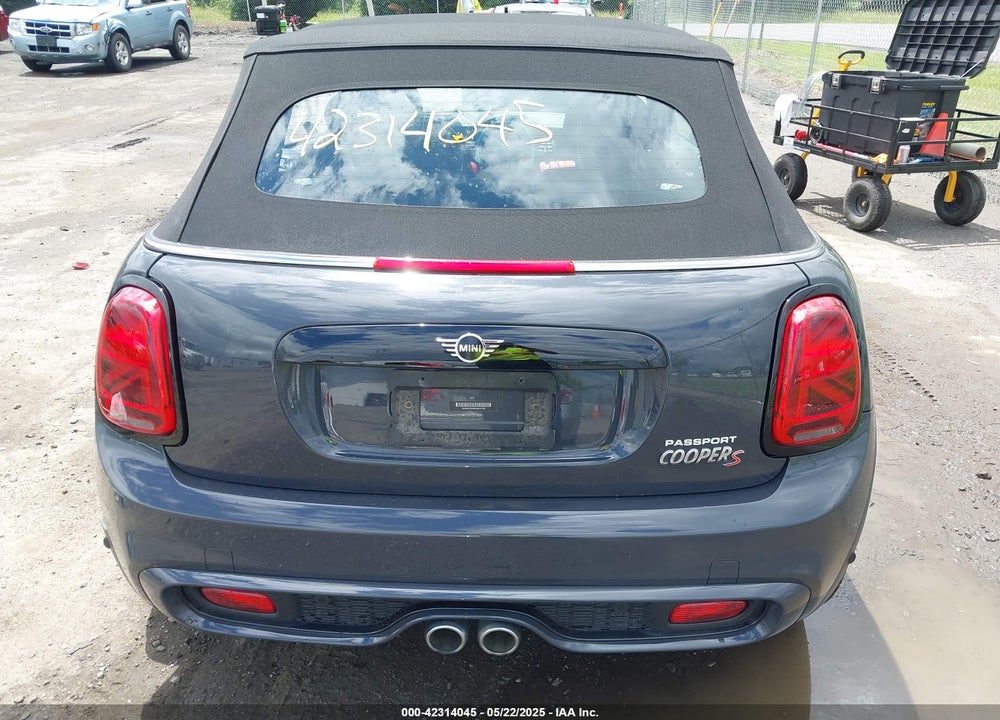 2021 MINI CONVERTIBLE COOPER S VIN: WMWWJ5C06M3M15700