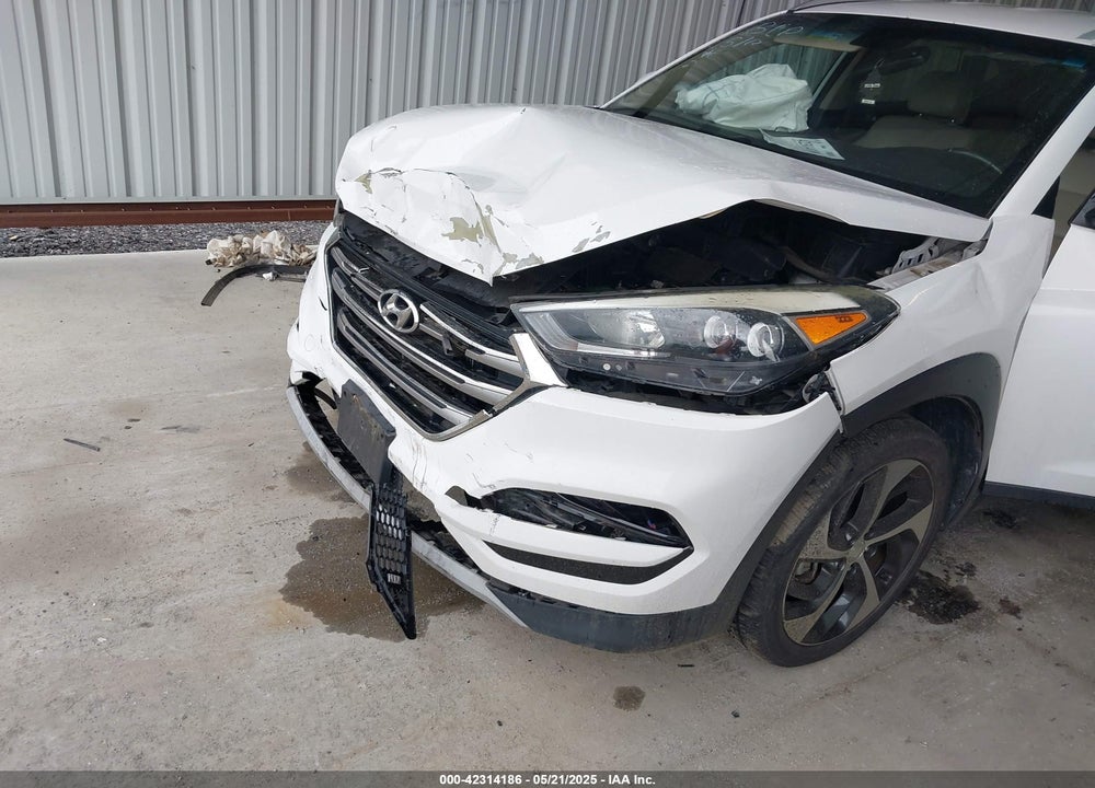 2017 HYUNDAI TUCSON VIN: KM8J3CA28HU299458