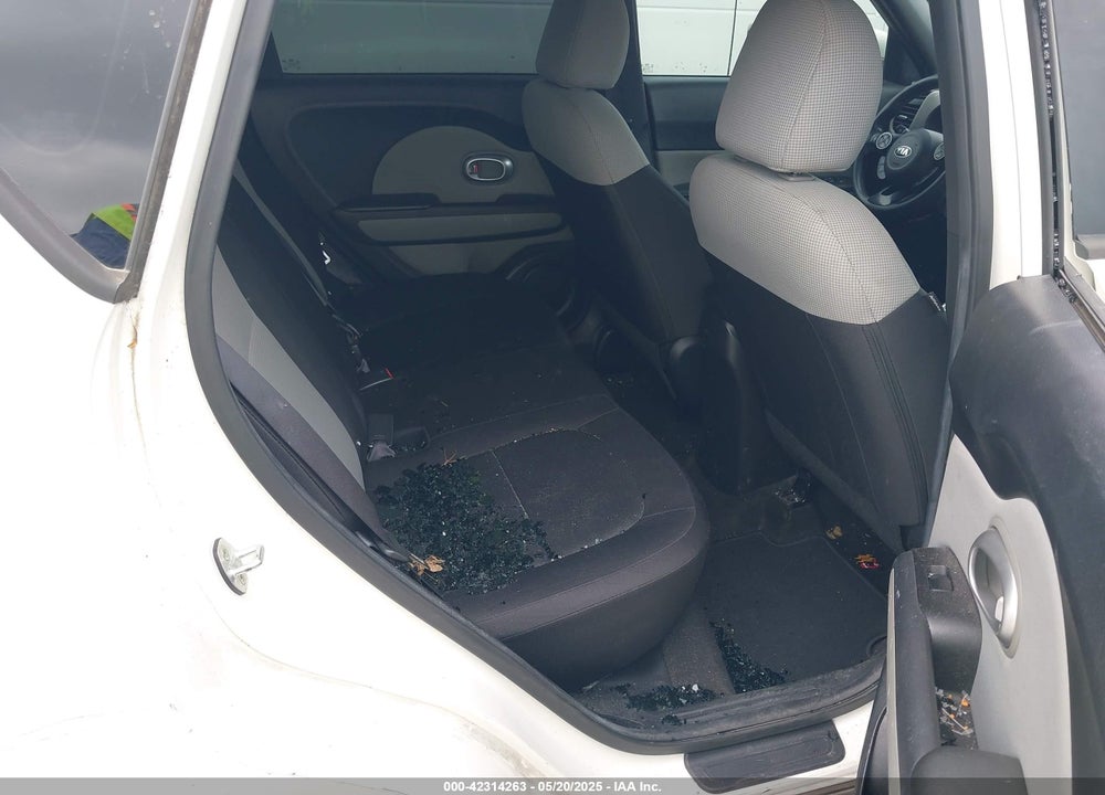 2015 KIA SOUL VIN: KNDJN2A21F7163709
