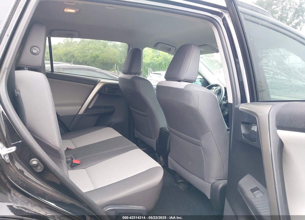 2015 TOYOTA RAV4 LE VIN: 2T3BFREV9FW406685