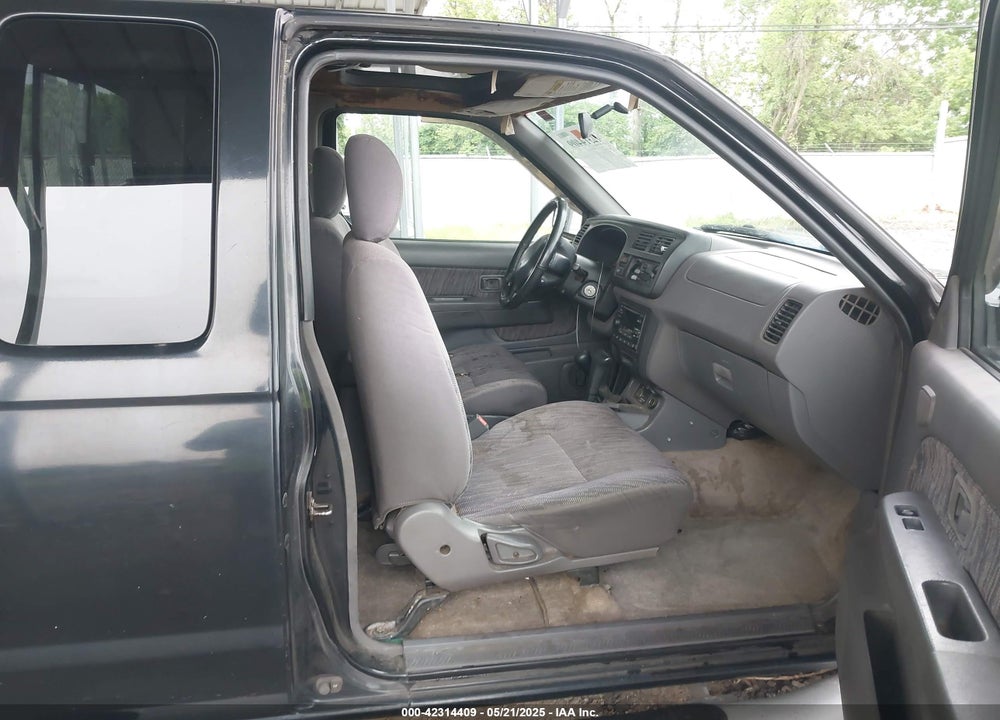 2000 NISSAN FRONTIER VIN: 1N6ED26Y6YC328713