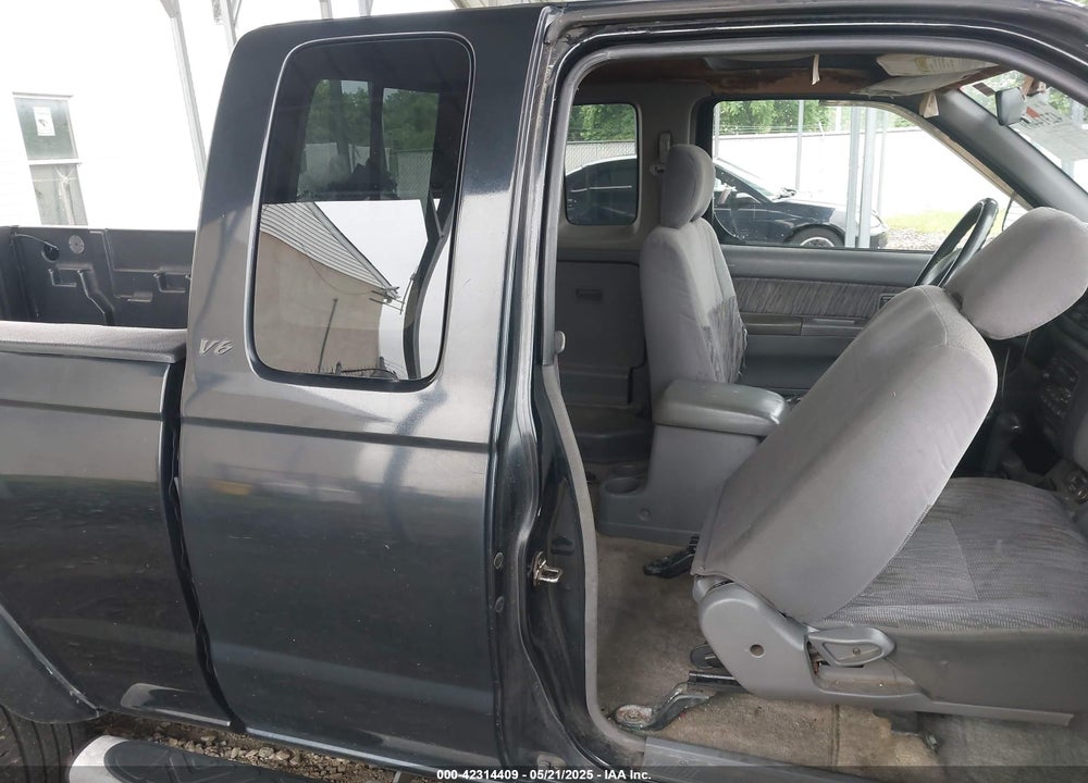 2000 NISSAN FRONTIER VIN: 1N6ED26Y6YC328713