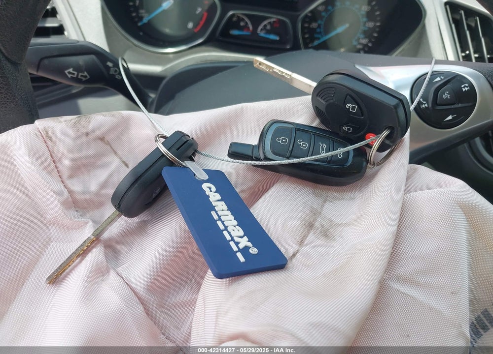 2016 FORD ESCAPE SE VIN: 1FMCU9G93GUB82527