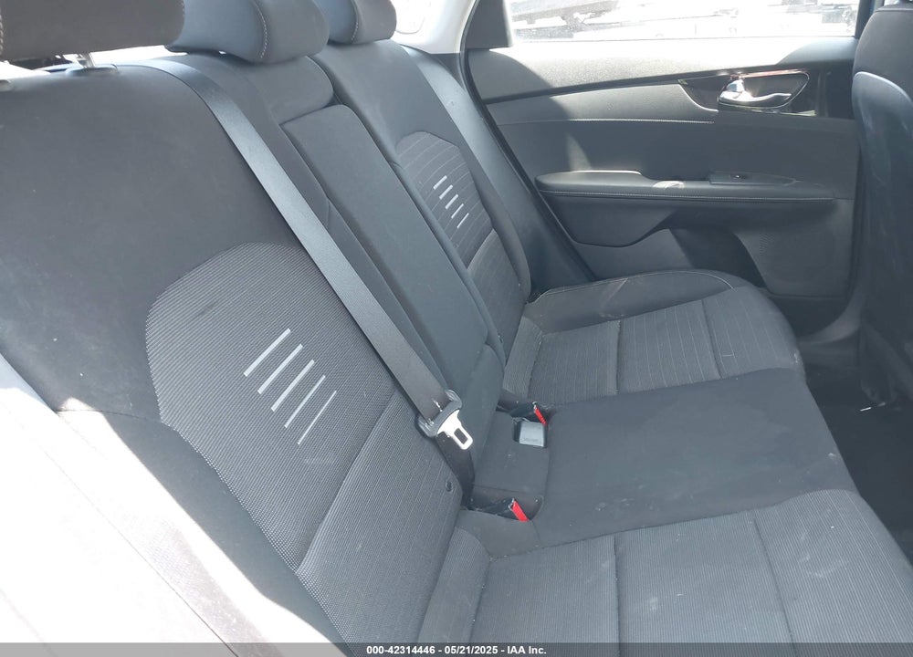 2019 KIA FORTE S VIN: 3KPF34ADXKE068777