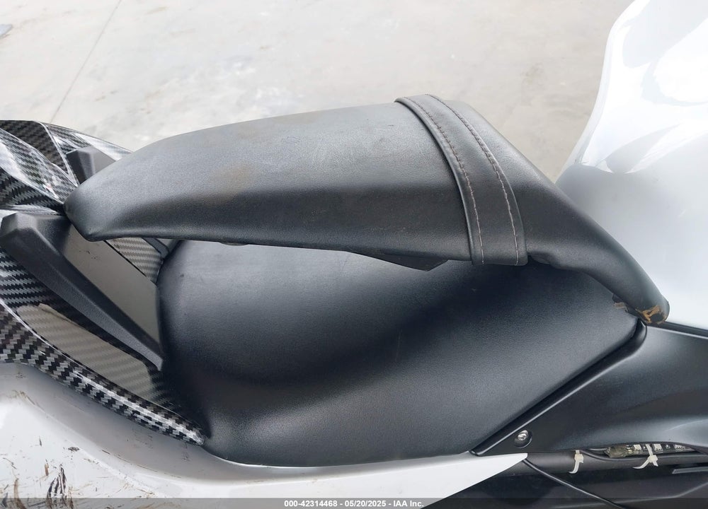 2017 KAWASAKI EX650 F VIN: JKAEXEK1XHDA03106