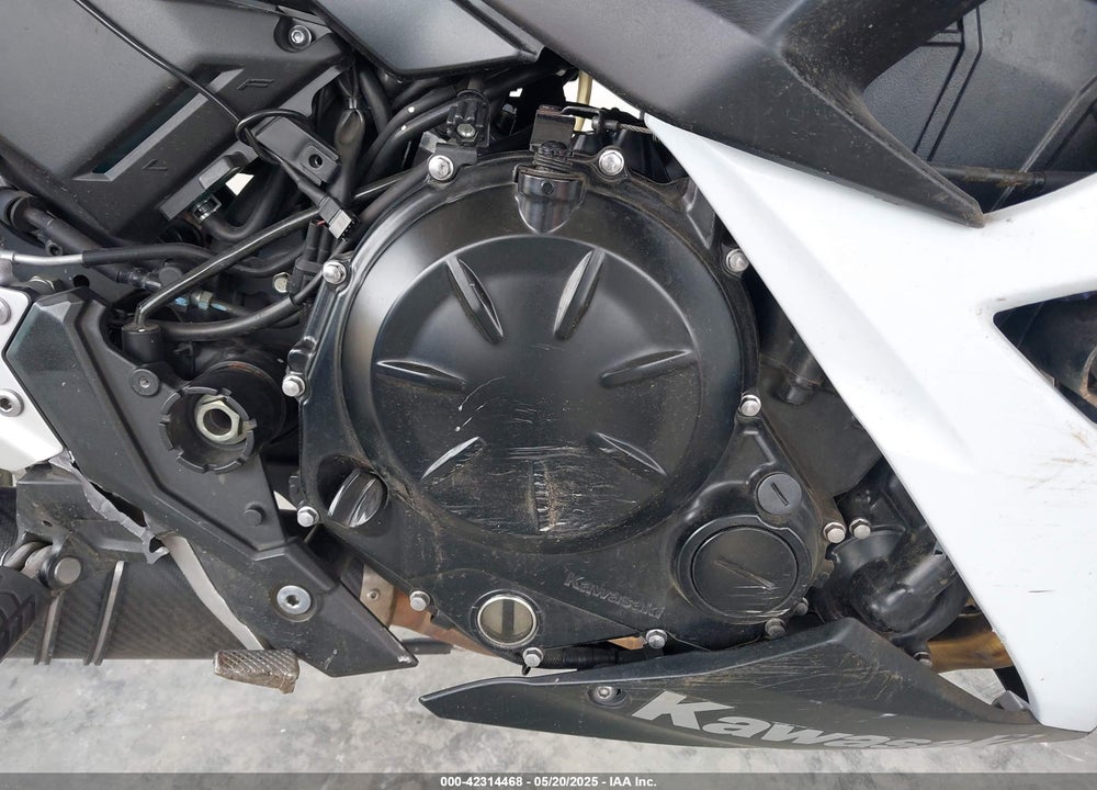 2017 KAWASAKI EX650 F VIN: JKAEXEK1XHDA03106