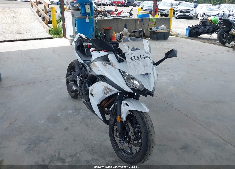 2017 KAWASAKI EX650 F VIN: JKAEXEK1XHDA03106