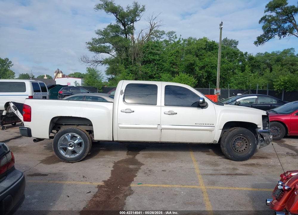 2013 CHEVROLET SILVERADO 1500 LT VIN: 3GCPKSE70DG335853