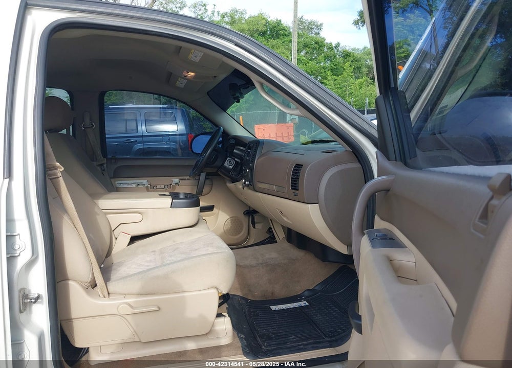 2013 CHEVROLET SILVERADO 1500 LT VIN: 3GCPKSE70DG335853