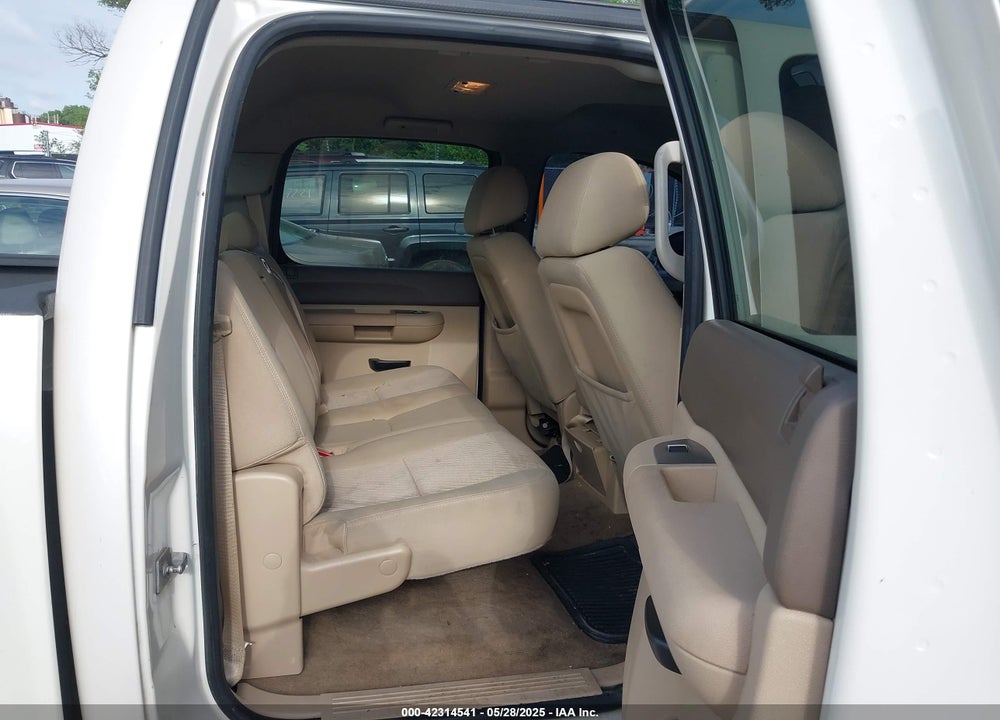 2013 CHEVROLET SILVERADO 1500 LT VIN: 3GCPKSE70DG335853