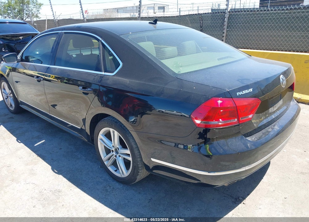 2013 VOLKSWAGEN PASSAT VIN: 1VWCN7A31DC040671