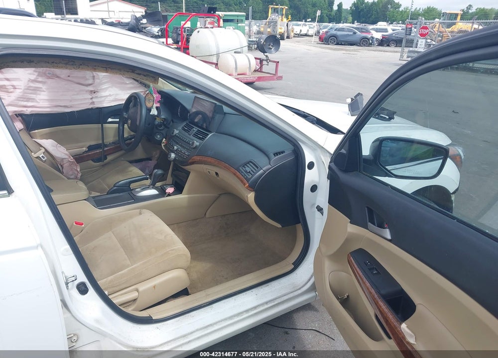 2011 HONDA ACCORD VIN: 1HGCP2F74BA048009
