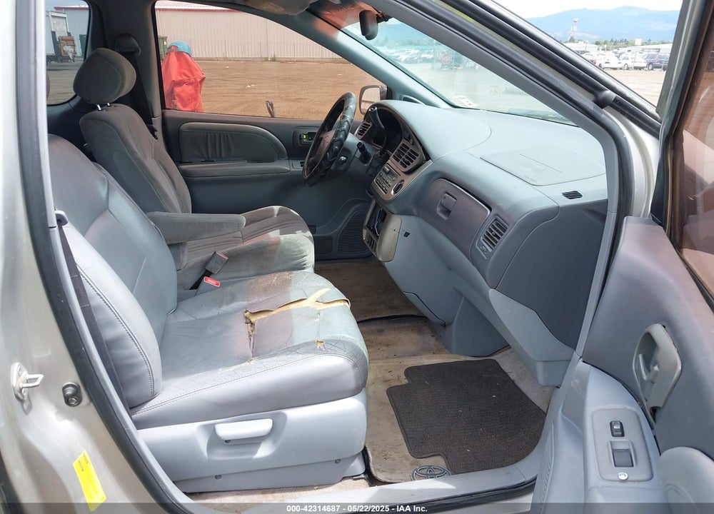 2001 TOYOTA SIENNA XLE VIN: 4T3ZF13C91U395004