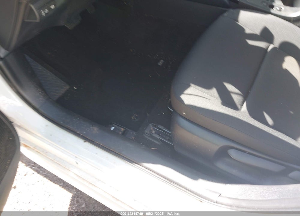2024 TOYOTA COROLLA VIN: JTDBCMFE9RJ036447