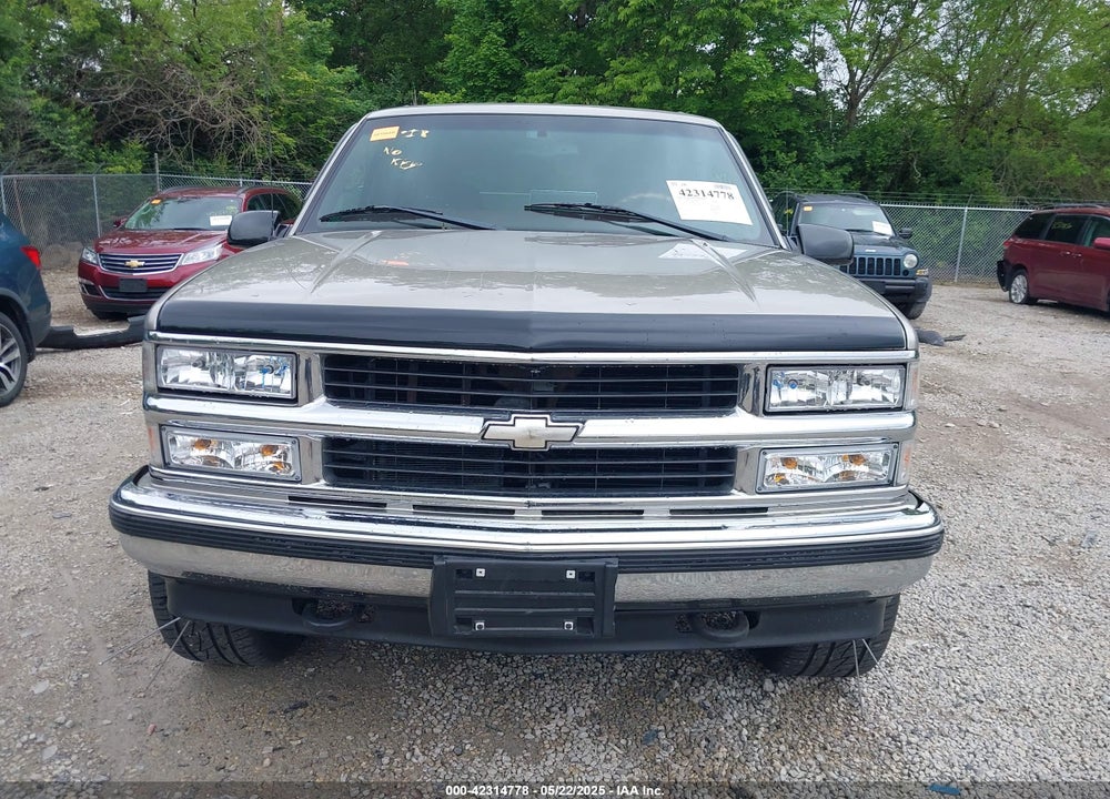 1999 CHEVROLET TAHOE LS VIN: 1GNEK13R8XR102093