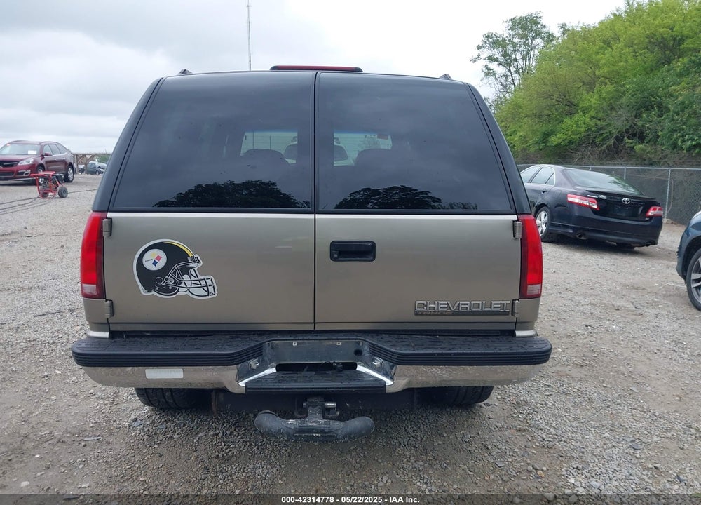 1999 CHEVROLET TAHOE LS VIN: 1GNEK13R8XR102093