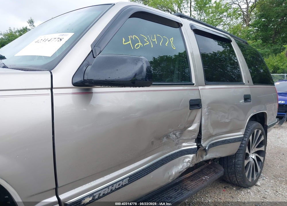 1999 CHEVROLET TAHOE LS VIN: 1GNEK13R8XR102093