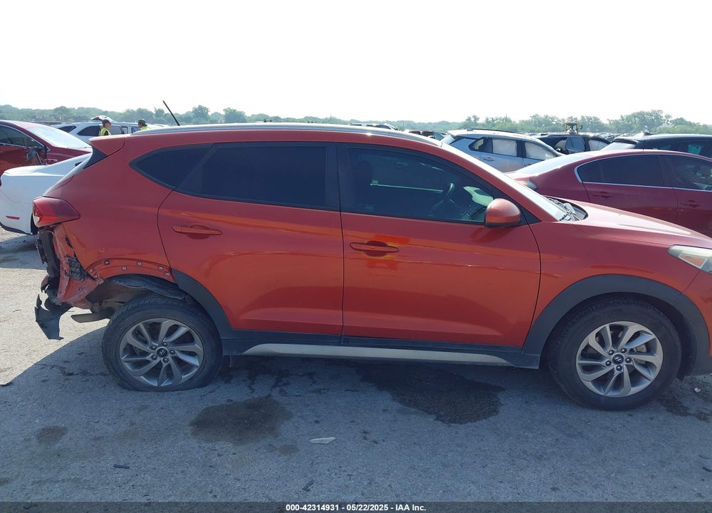 2017 HYUNDAI TUCSON VIN: KM8J33A43HU335526