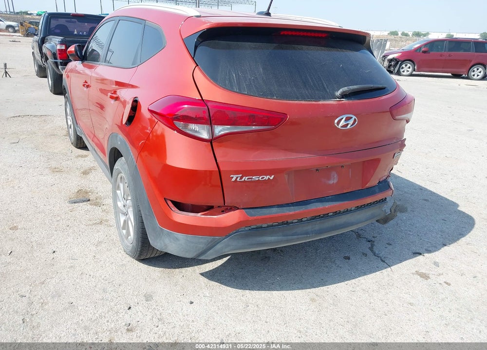 2017 HYUNDAI TUCSON VIN: KM8J33A43HU335526