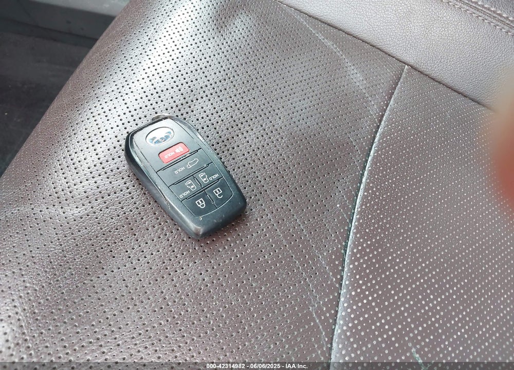 2022 TOYOTA SIENNA PLATINUM VIN: 5TDERKEC2NS079895