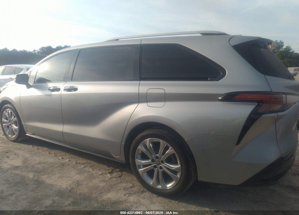 2022 TOYOTA SIENNA PLATINUM VIN: 5TDERKEC2NS079895