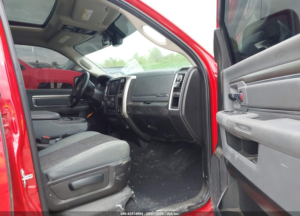 2019 RAM 1500 CLASSIC VIN: 1C6RR7LT6KS527356