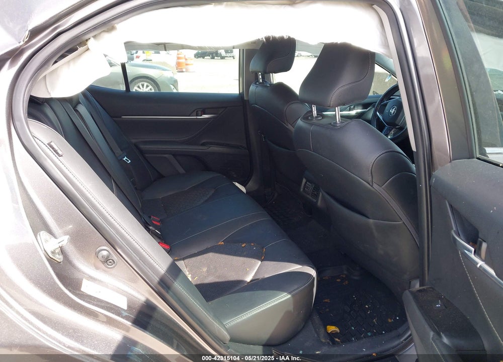 2018 TOYOTA CAMRY VIN: 4T1B61HK0JU106974
