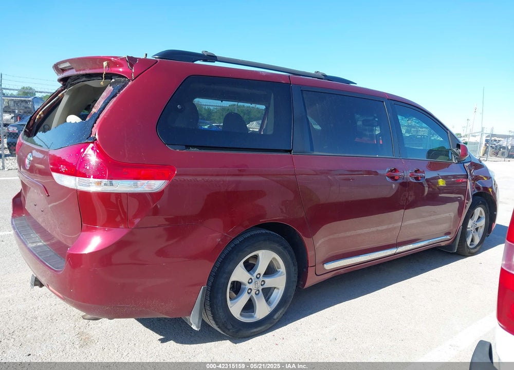 2014 TOYOTA SIENNA LE V6 8 PASSENGER VIN: 5TDKK3DC9ES439226