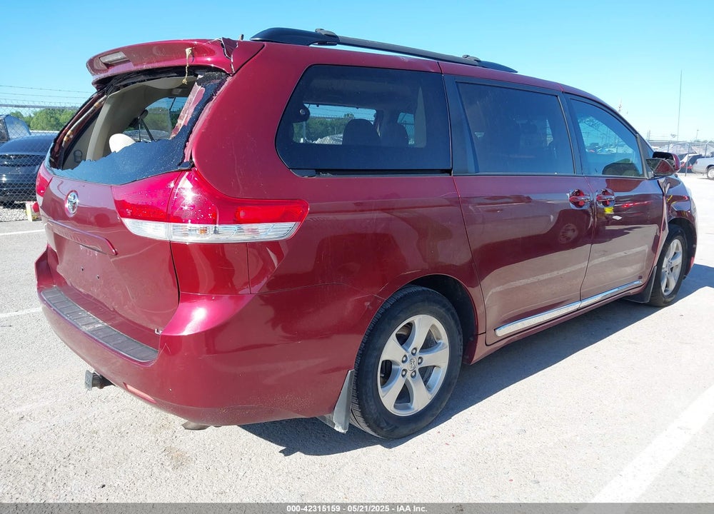 2014 TOYOTA SIENNA LE V6 8 PASSENGER VIN: 5TDKK3DC9ES439226