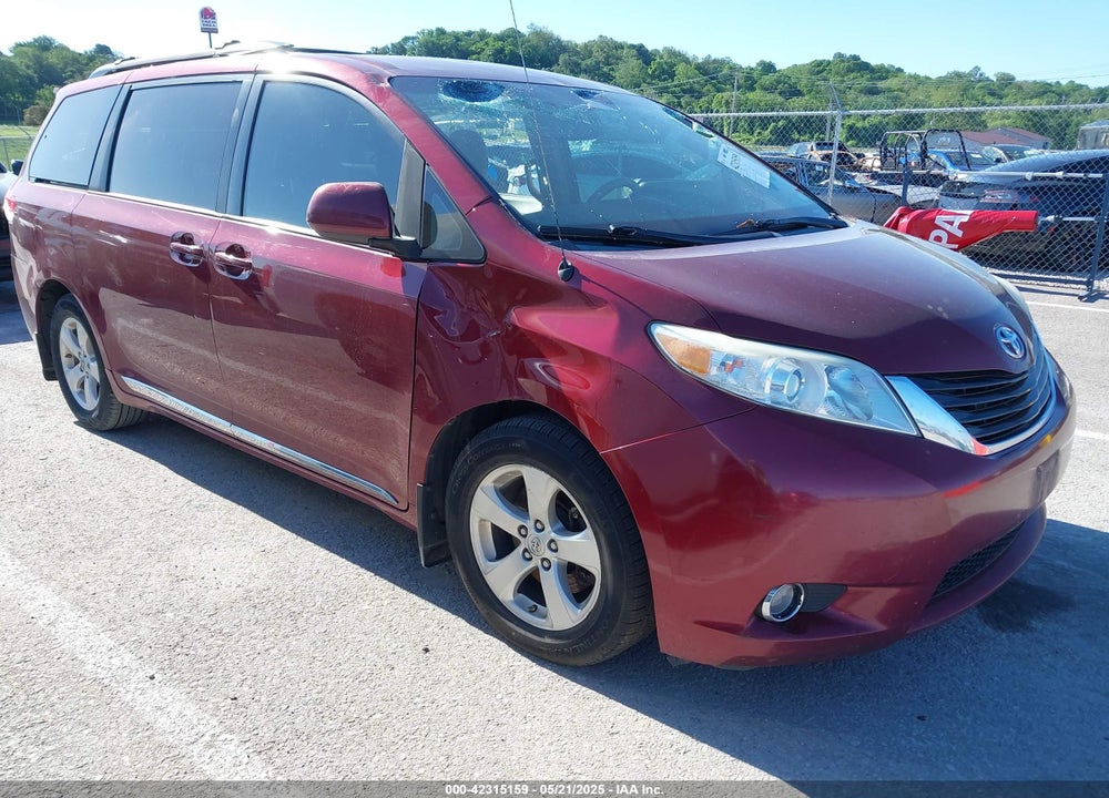2014 TOYOTA SIENNA LE V6 8 PASSENGER VIN: 5TDKK3DC9ES439226