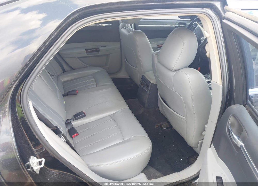 2007 CHRYSLER 300C VIN: 2C3KA63H87H741405
