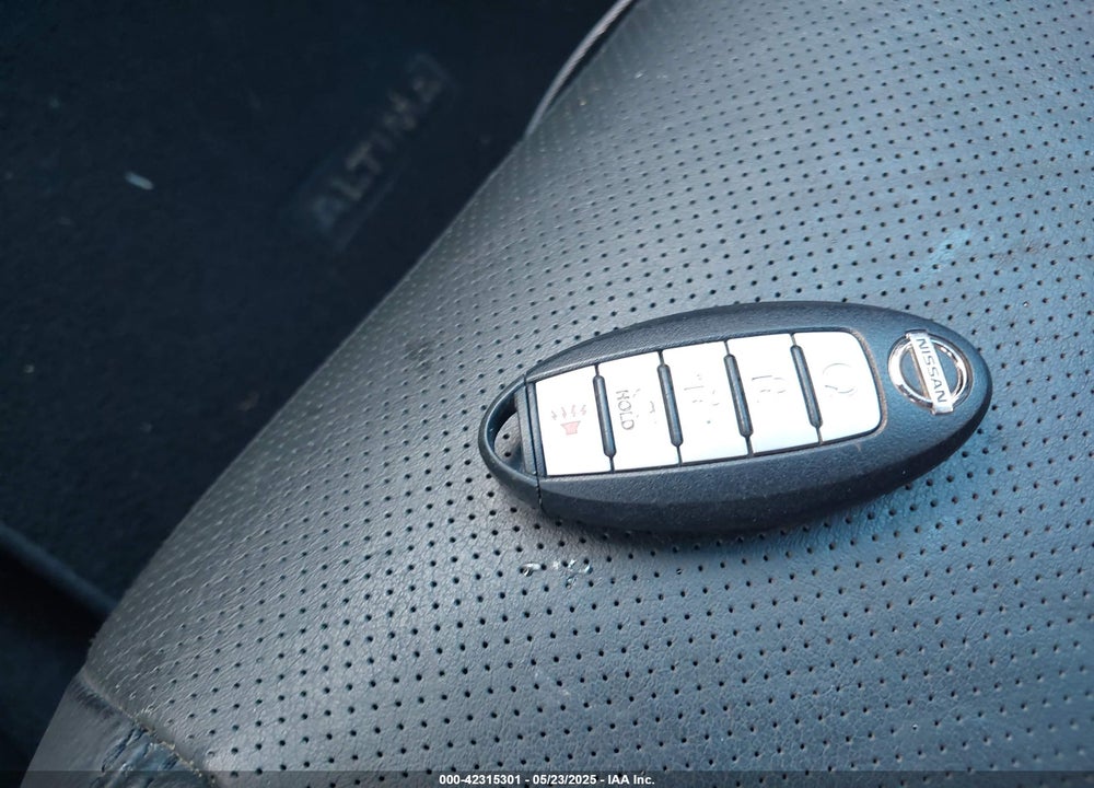 2013 NISSAN ALTIMA VIN: 1N4AL3AP8DN403599
