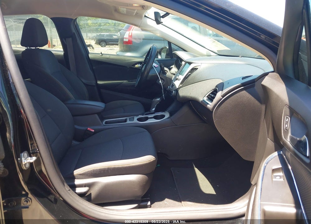 2017 CHEVROLET CRUZE VIN: 1G1BC5SM8H7113509