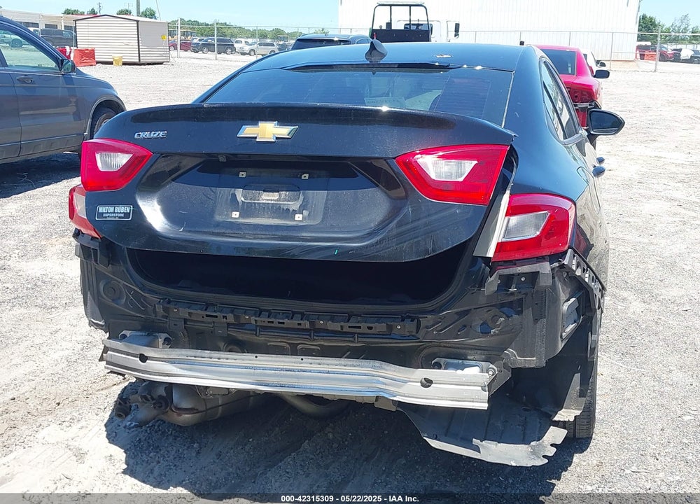 2017 CHEVROLET CRUZE VIN: 1G1BC5SM8H7113509
