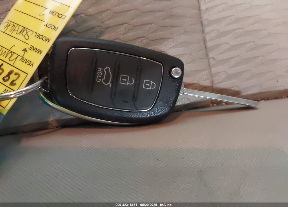 2013 HYUNDAI SANTA FE VIN: 5XYZU3LB4DG121592