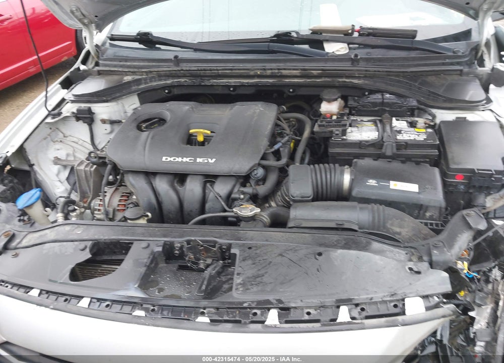 2017 HYUNDAI ELANTRA VIN: KMHD84LF8HU064899