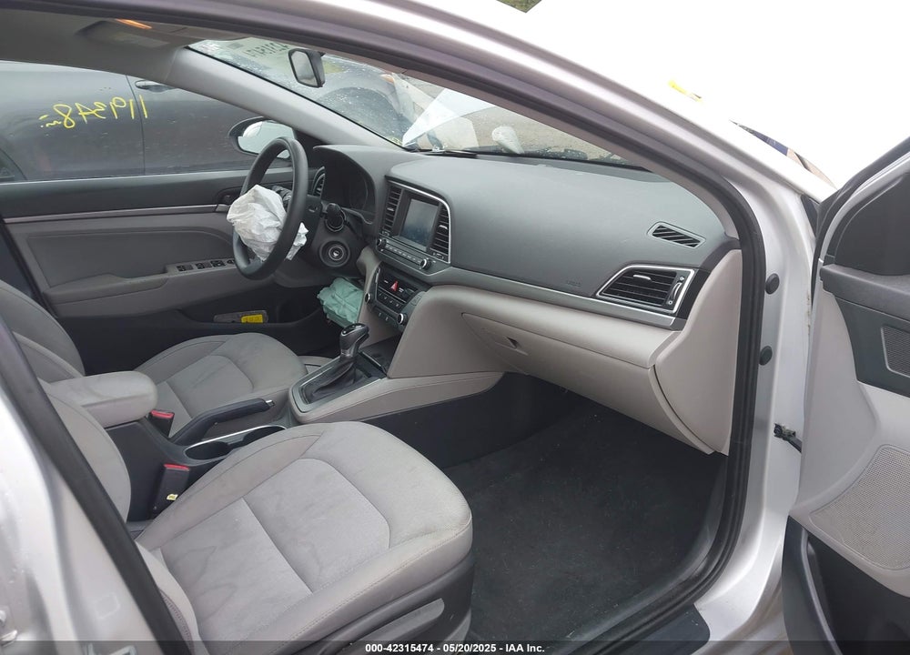 2017 HYUNDAI ELANTRA VIN: KMHD84LF8HU064899