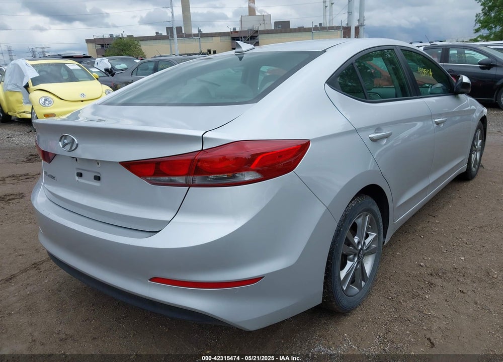 2017 HYUNDAI ELANTRA VIN: KMHD84LF8HU064899